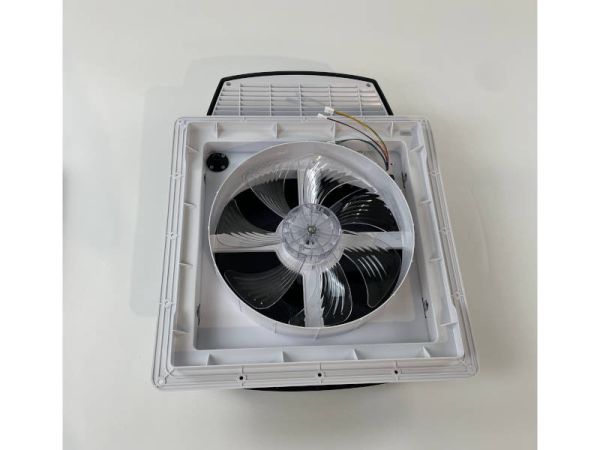 Takluke FMT Fan Plus 40x40 svart - Marine & Caravan